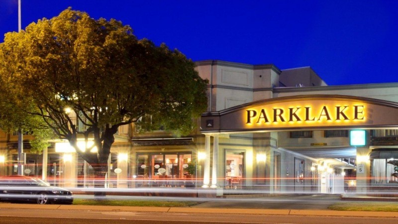 Parklake Restaurant and Bar